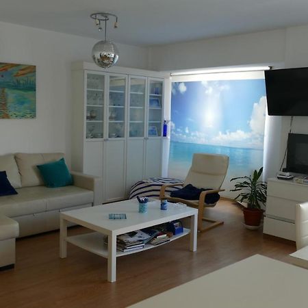 Piso En Santa Cristina, A 150 M De La Playa Apartment Oleiros Exterior photo